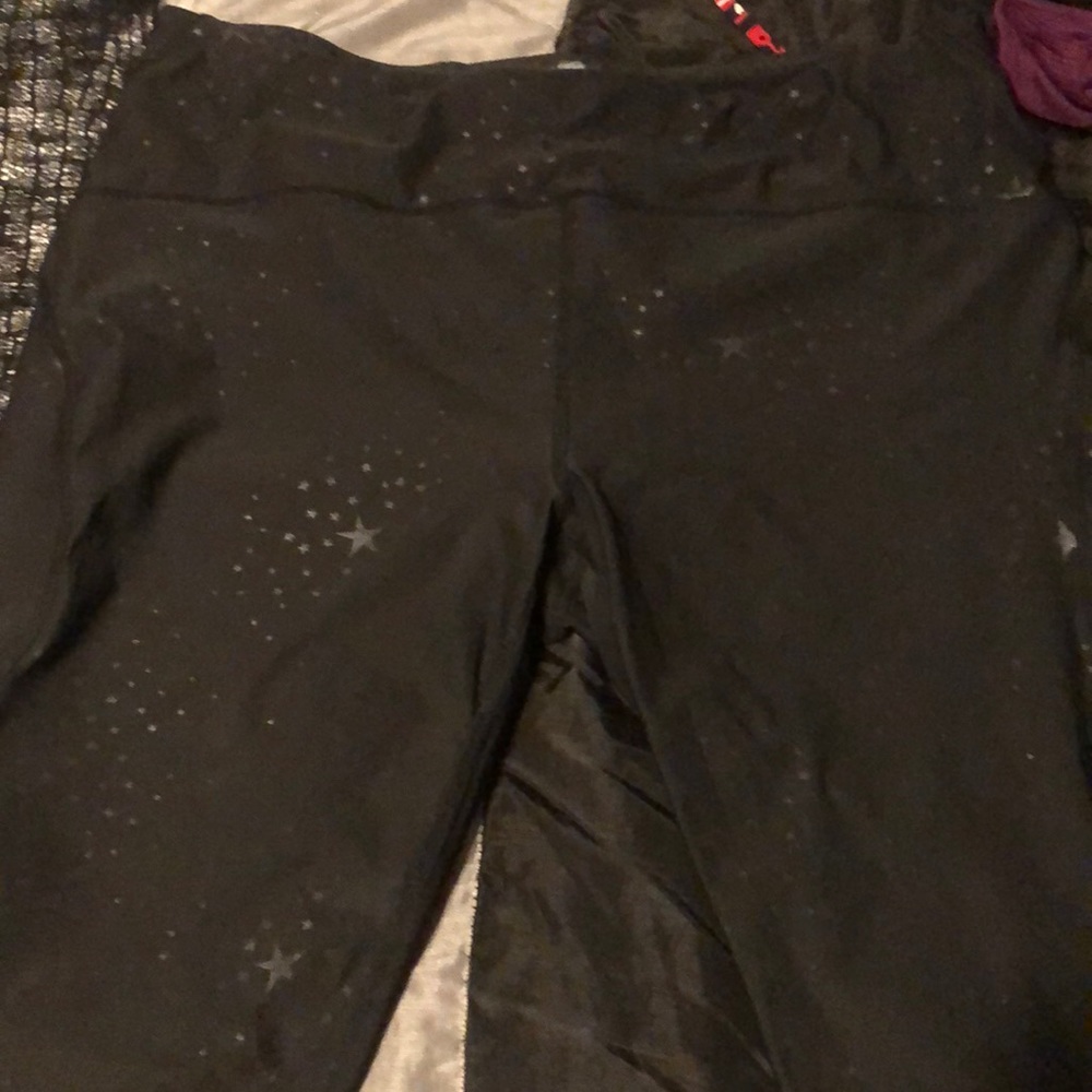 Workout leggings with stars on them